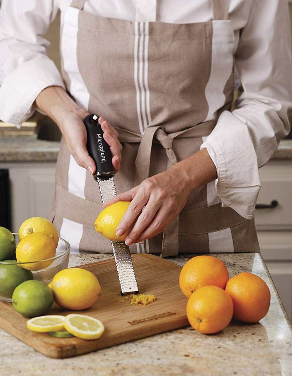 Ralador Zester em Aço Inox Classic Microplane Preto - Imagem 3